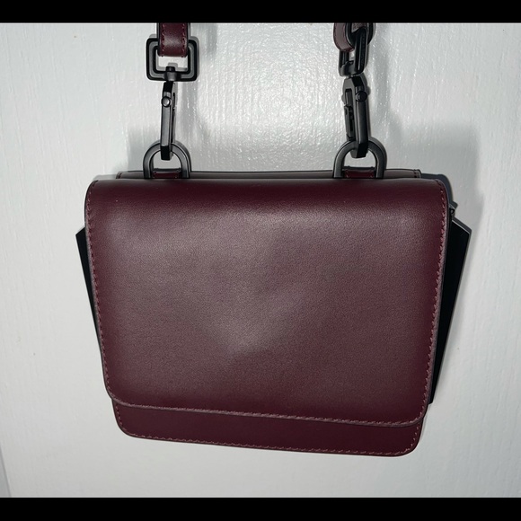 NWOT/Kendall & Kylie leather, burgundy crossbody bag - Picture 2 of 10